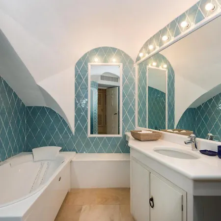 Villa Ancora - Elegant Escape Above *